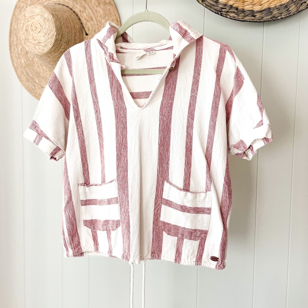 SOLD✨ ROXY Short Sleeve Poncho - Picture 1 of 6